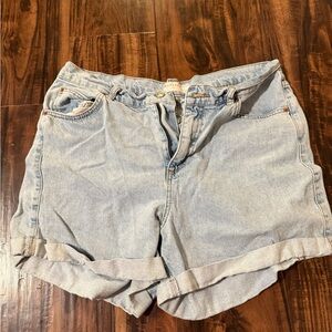 Topshop Ligbt Wash Denim Women’s Shorts - Mom Style - Casual Rolled Hem